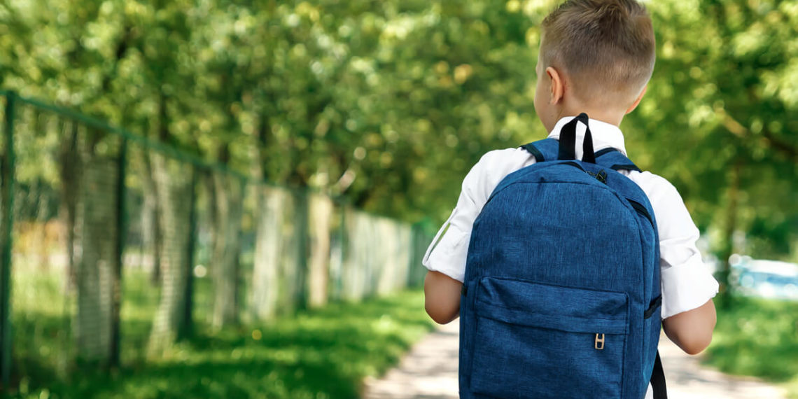 Jak przeciwdziałać wadom postawy u dzieci?