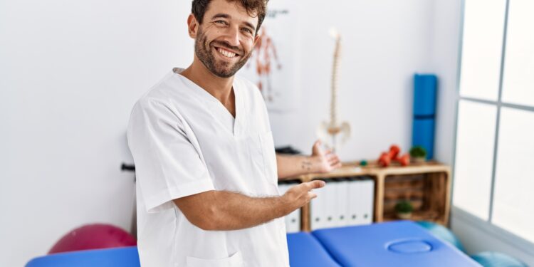 Diklofenak w praktyce fizjoterapeuty: Co musisz wiedzieć, zanim polecisz pacjentowi?